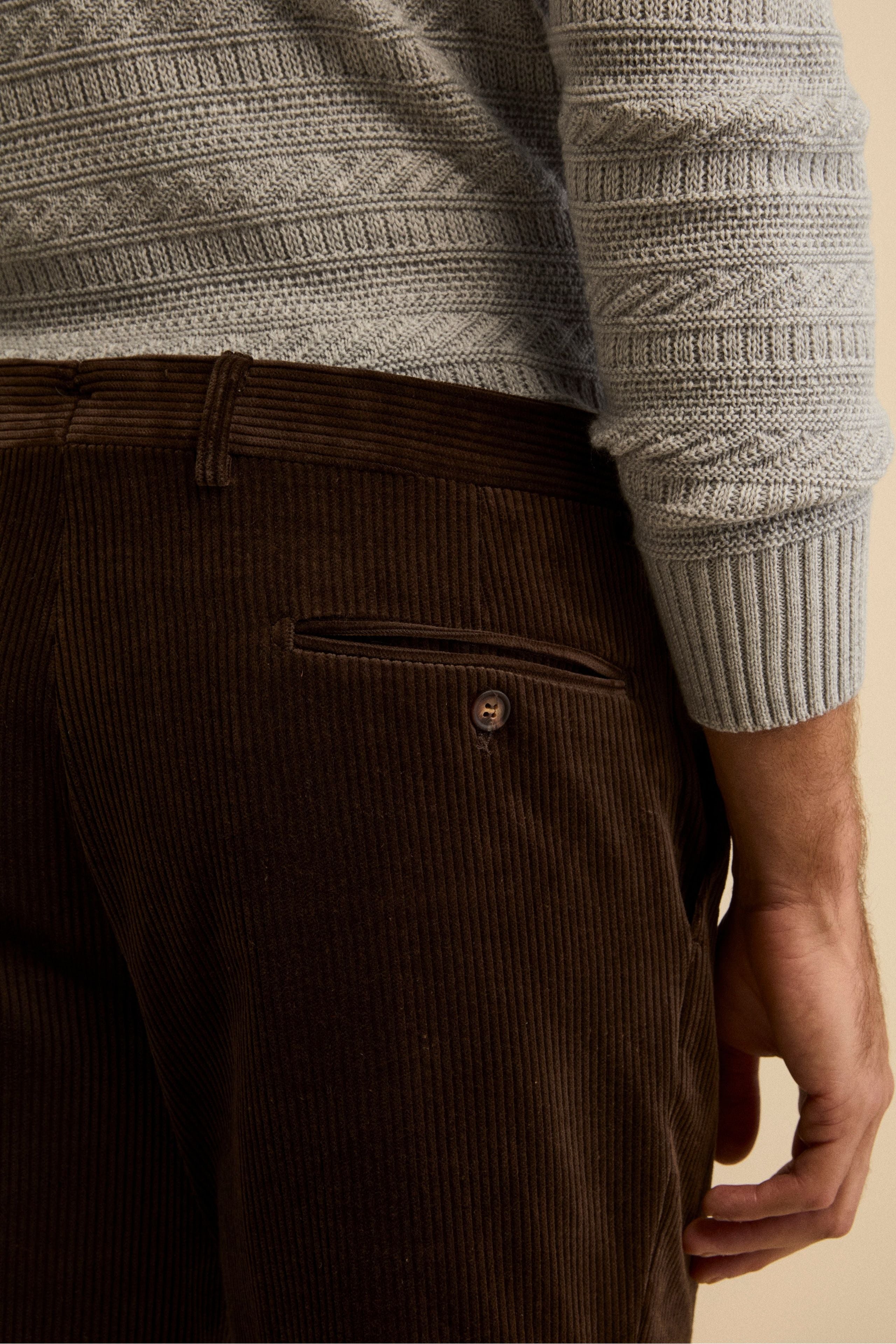 Pantalone Chino in Velluto Comfort Fit - MARRONE