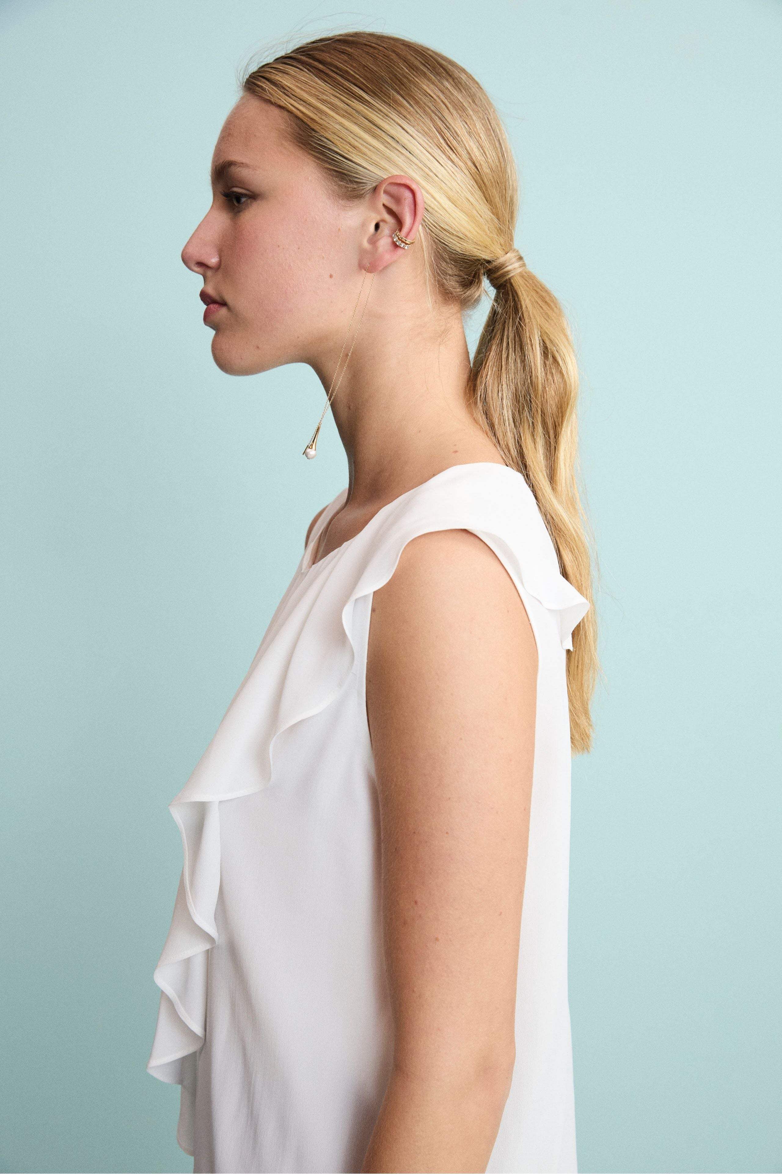 Top Elegante con Volant in Misto Seta - PANNA