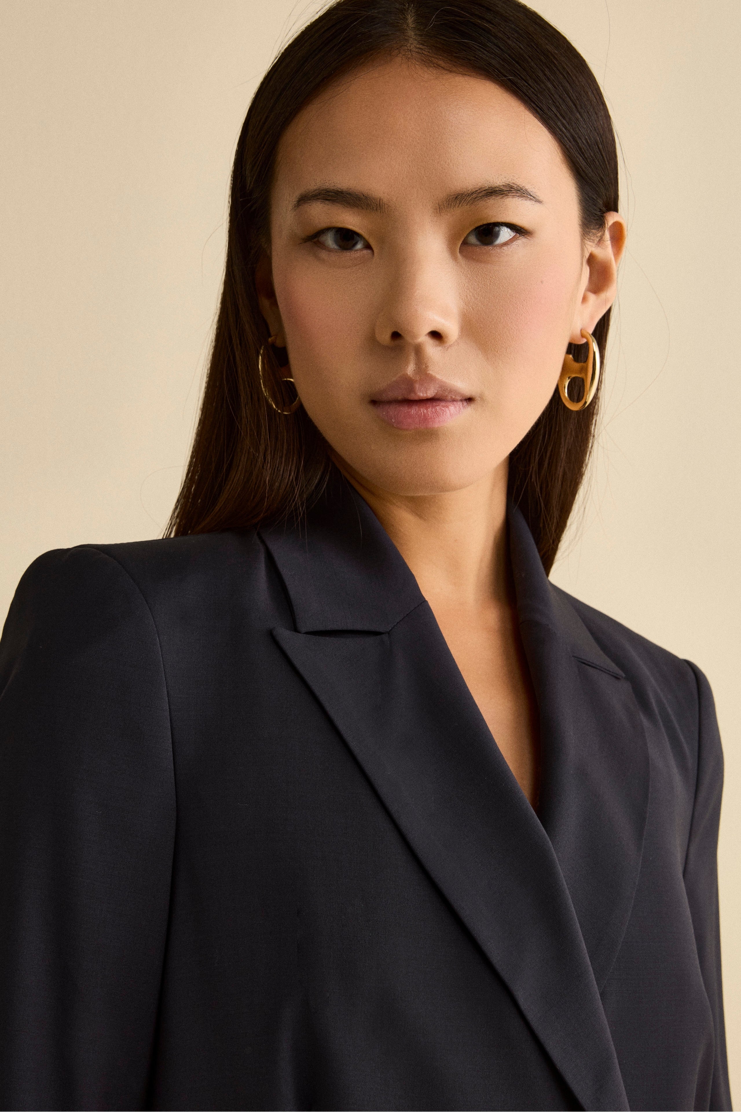 Tailleur Doppiopetto con Revers a Lancia in Lana Vergine - BLU