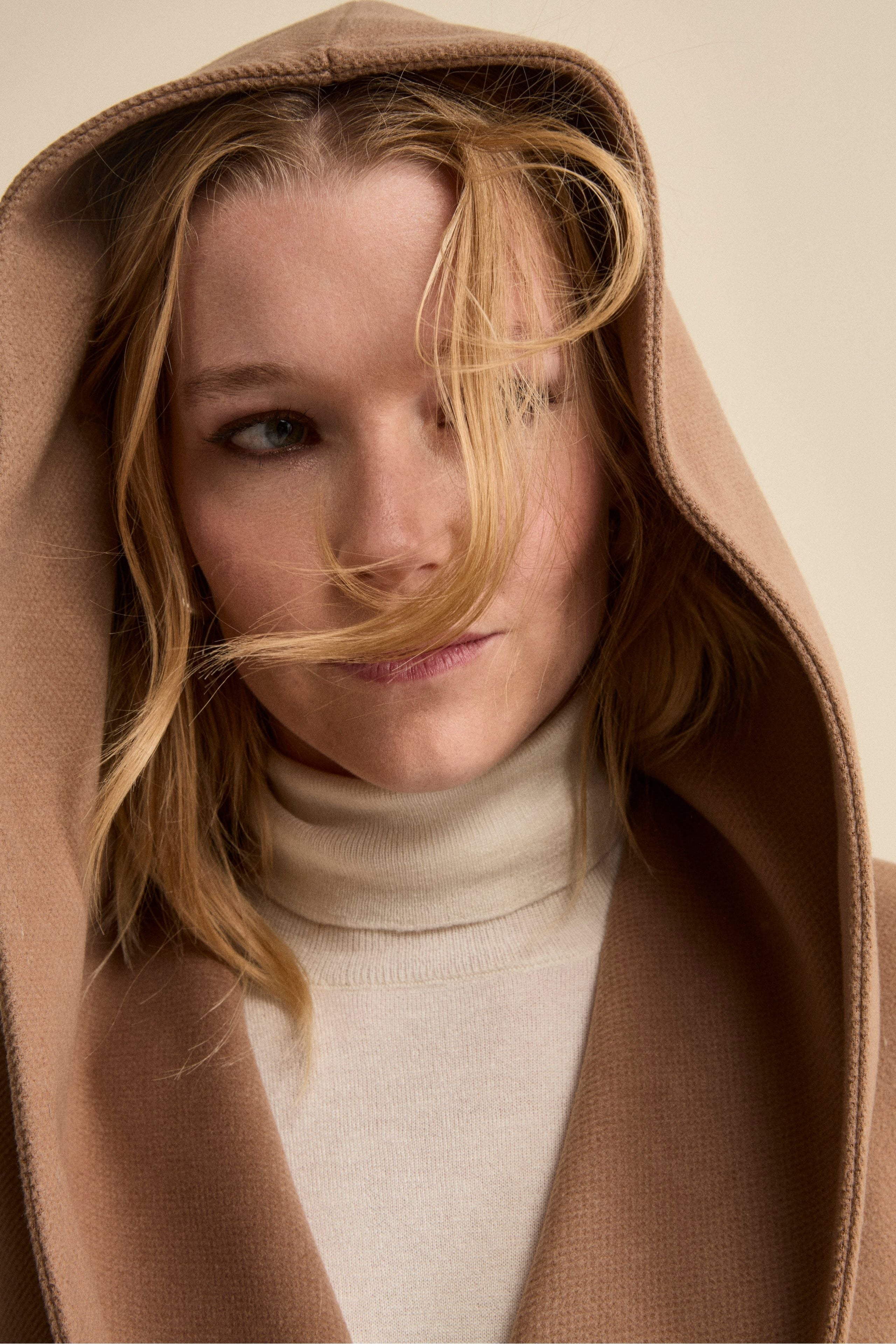 Cappotto Lungo con Cintura e Cappuccio - CAMMELLO