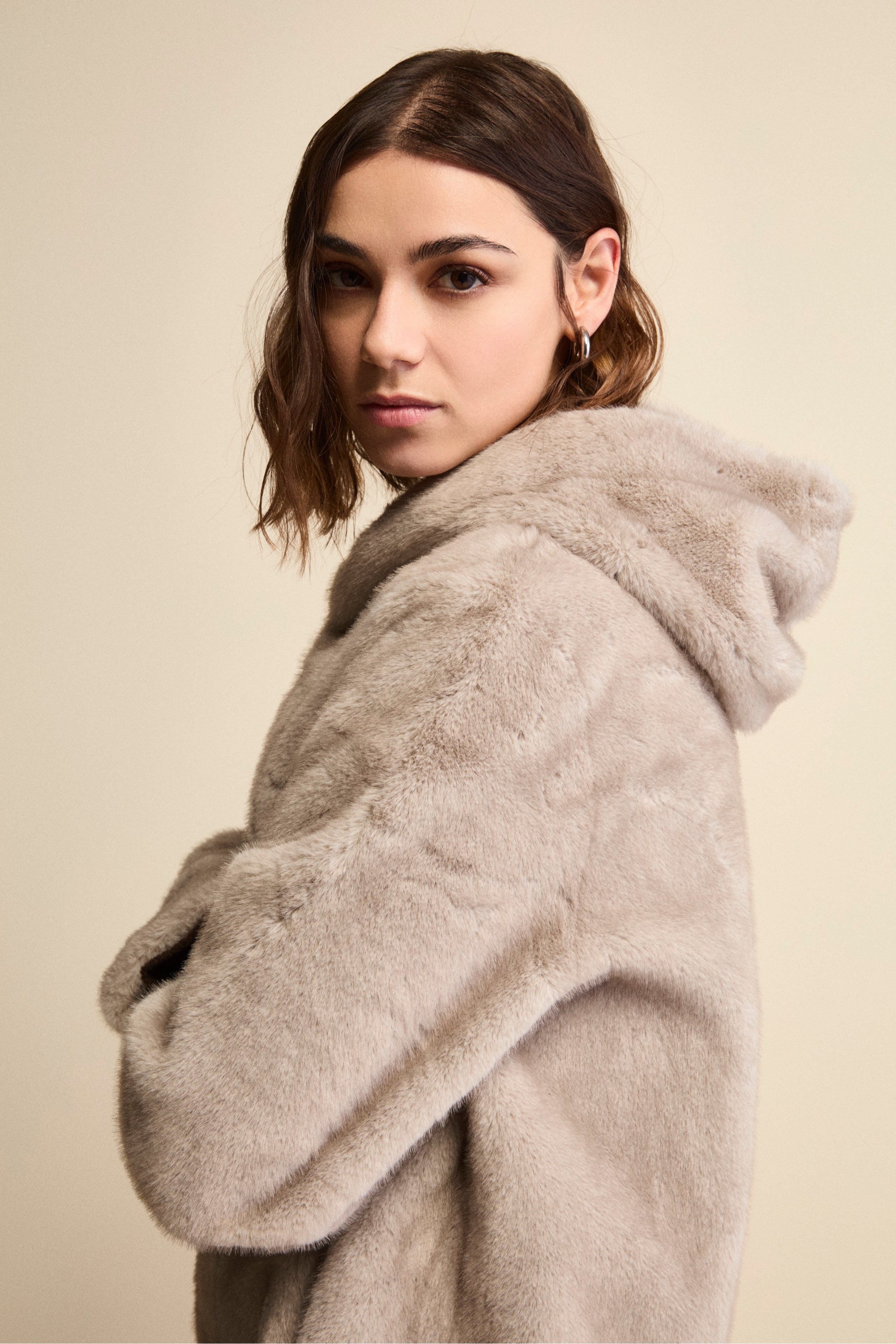 Pelliccia con Zip e Cappuccio - GRIGIO