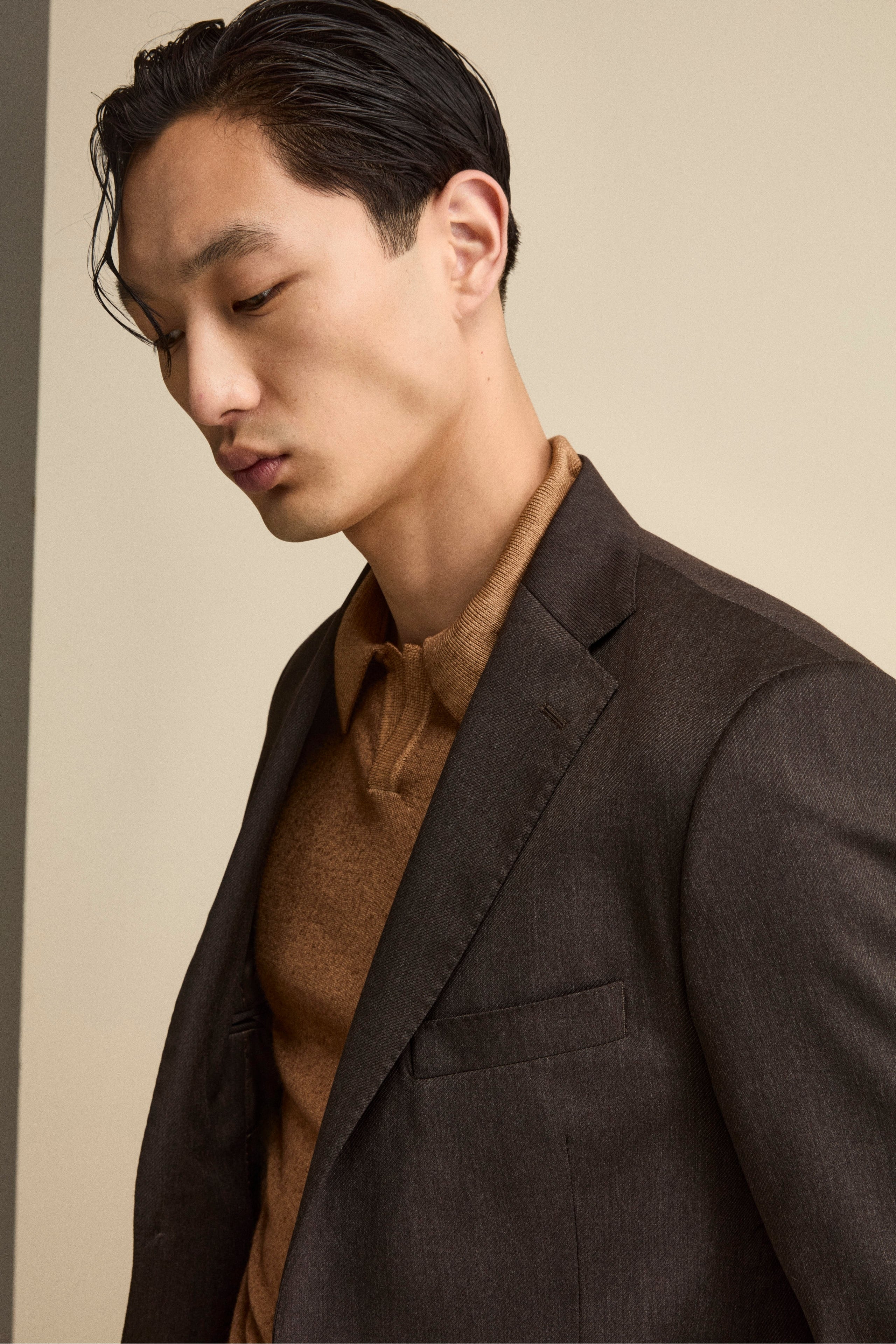 Abito Comfort Fit Monopetto in Lana Vergine - MARRONE