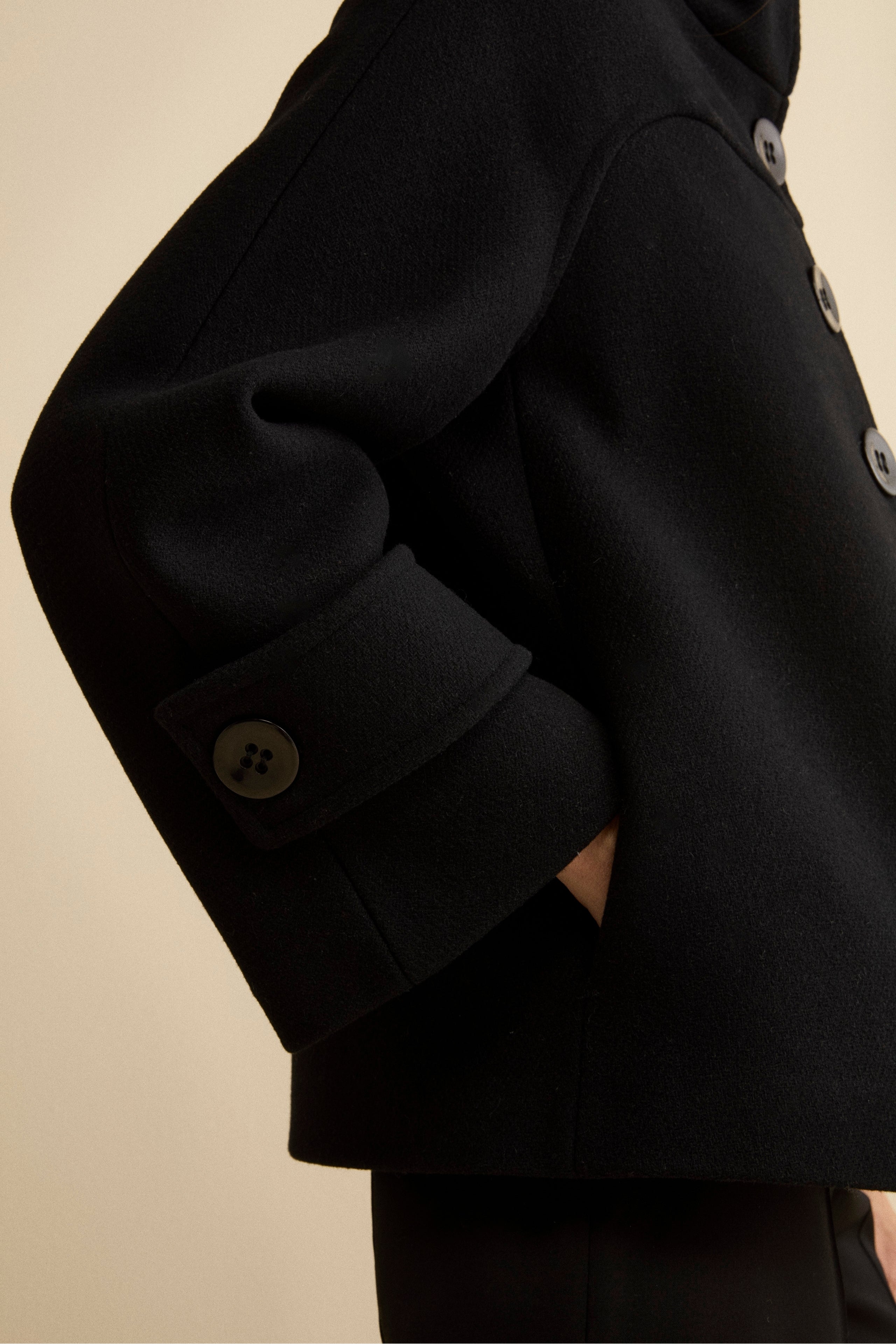 Cappotto Corto in Misto Lana con Maniche a Campana - NERO