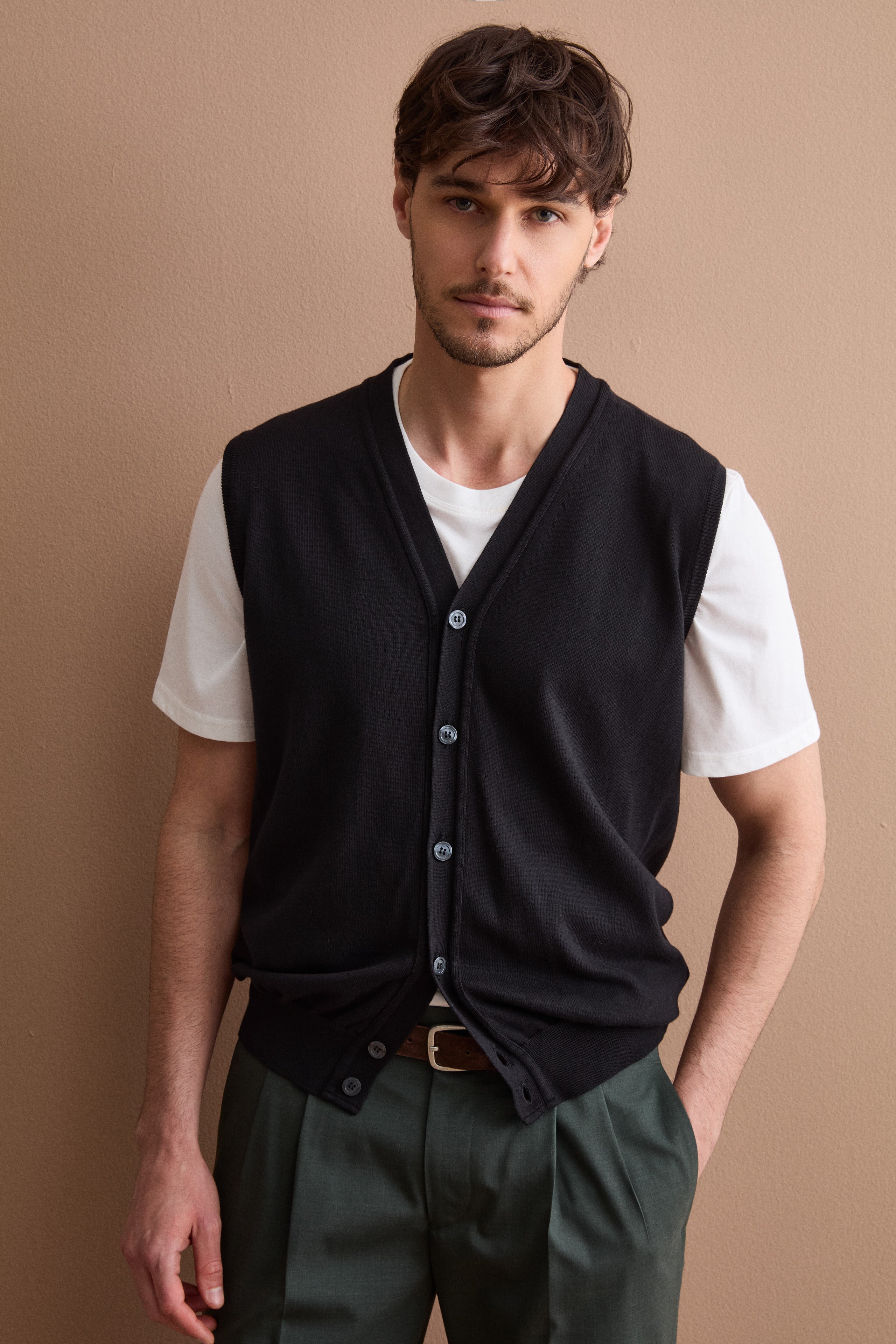 Gilet Scollo a V con Bottoni in Cotone - NERO