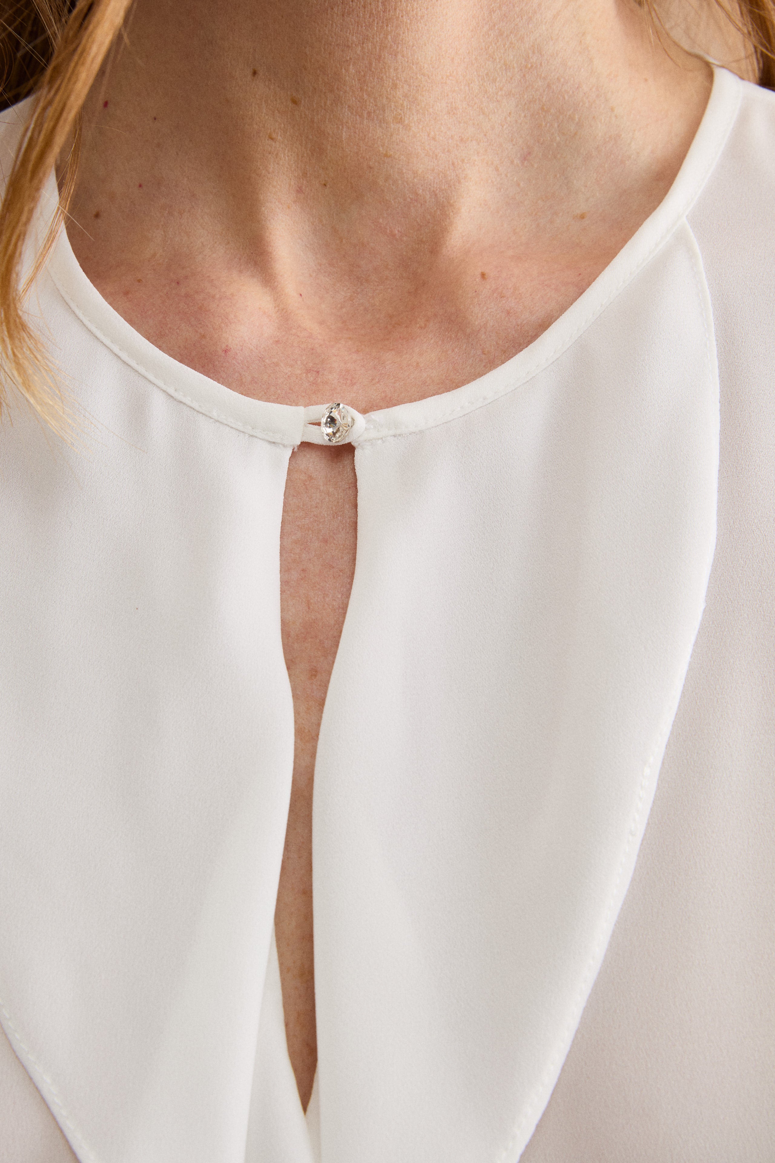 Top Elegante in Doppia Georgette con Volant - PANNA