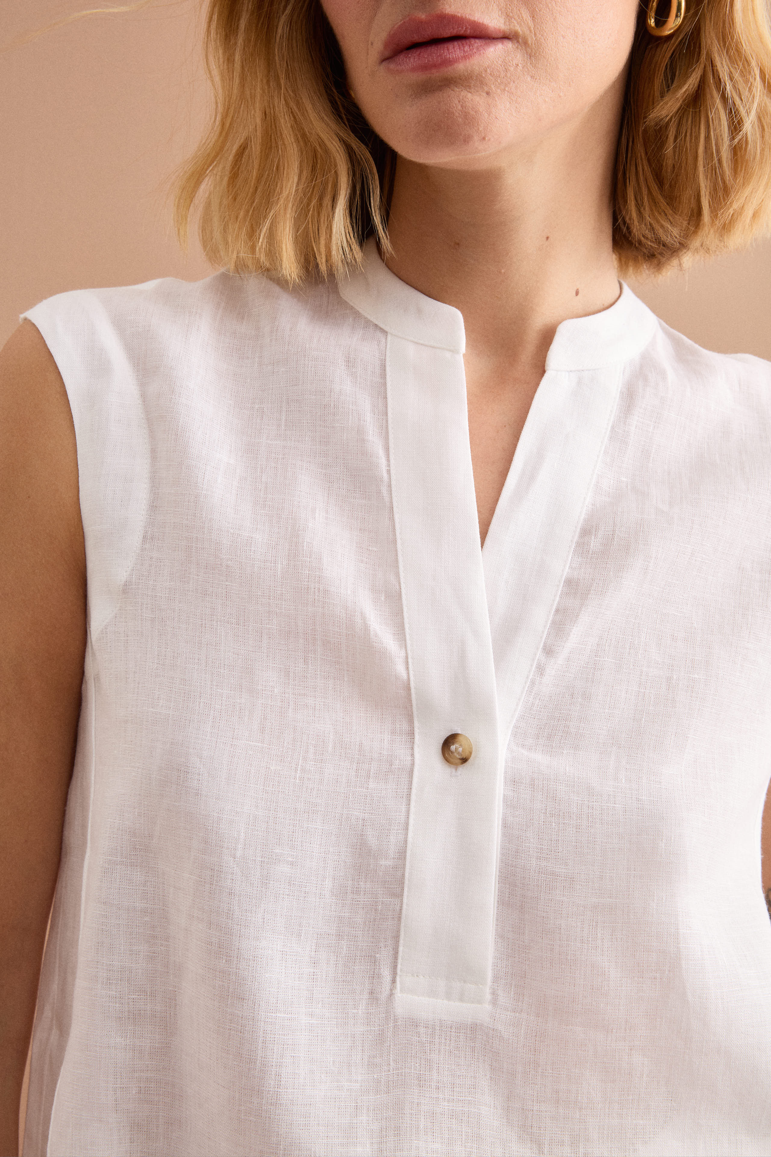 Top Smanicato in Lino con Scollo a V - BIANCO