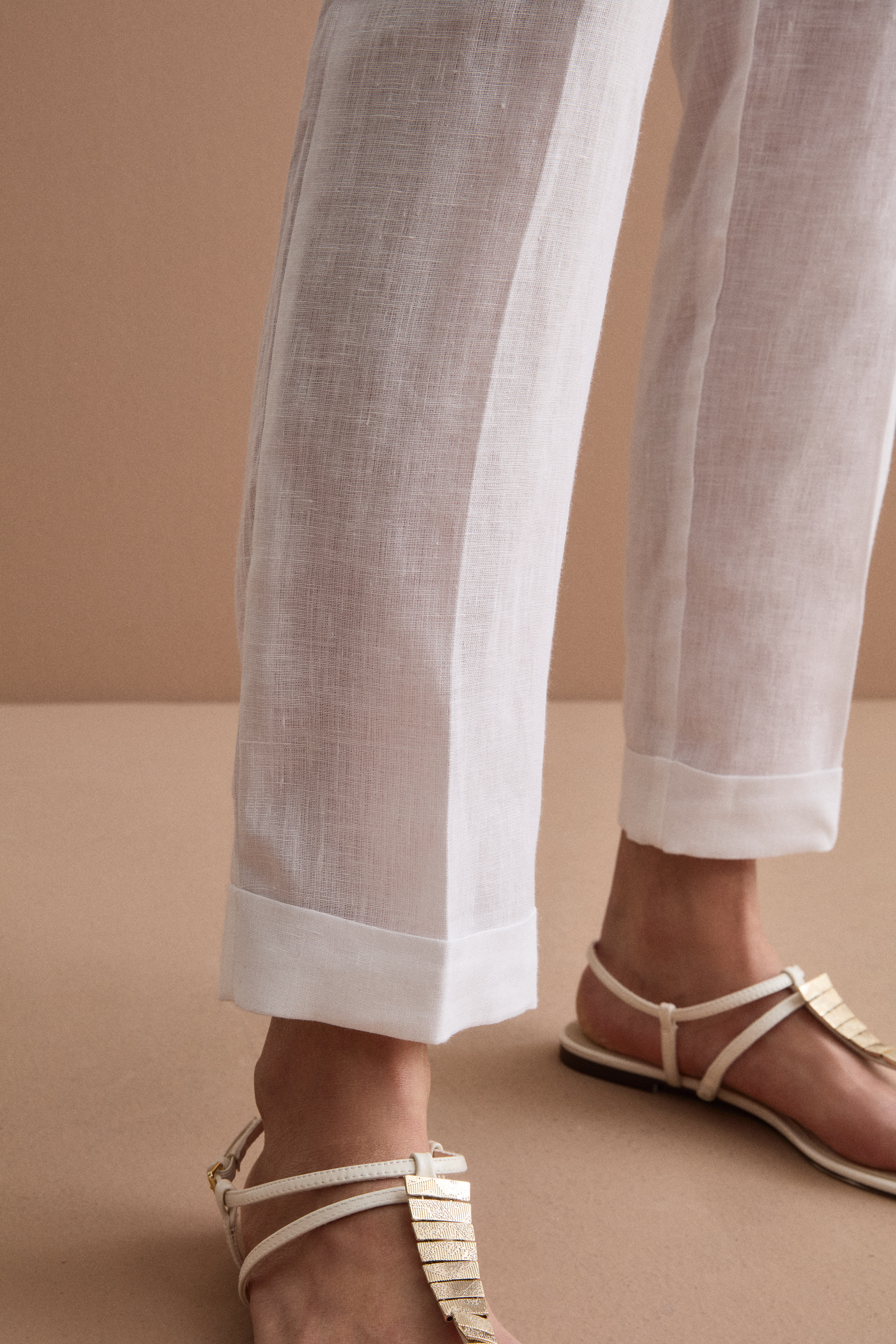 Pantalone a Sigaretta in Lino con Risvolto - BIANCO