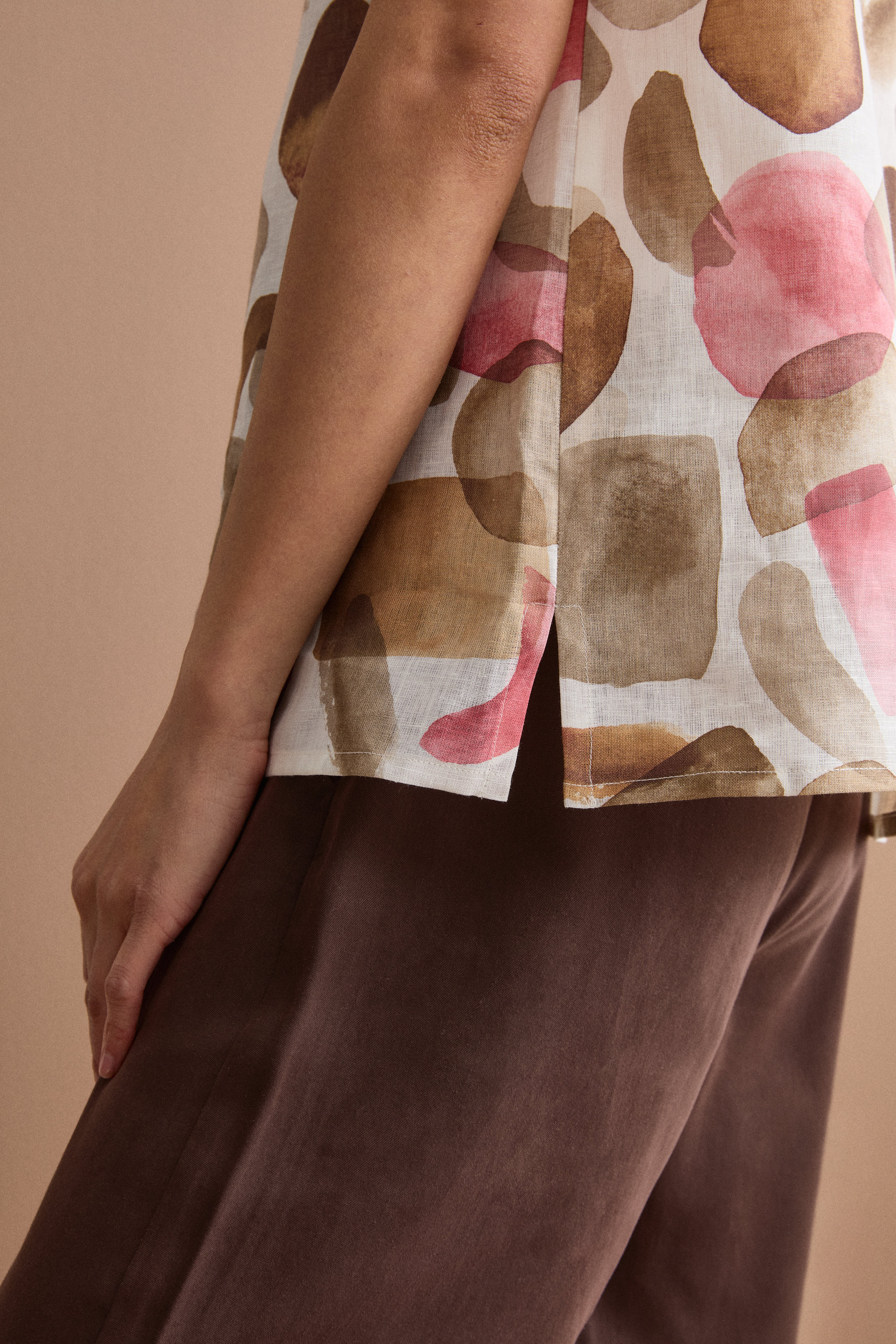 Top Fantasia Smanicato in Lino - FANT. MARRONE
