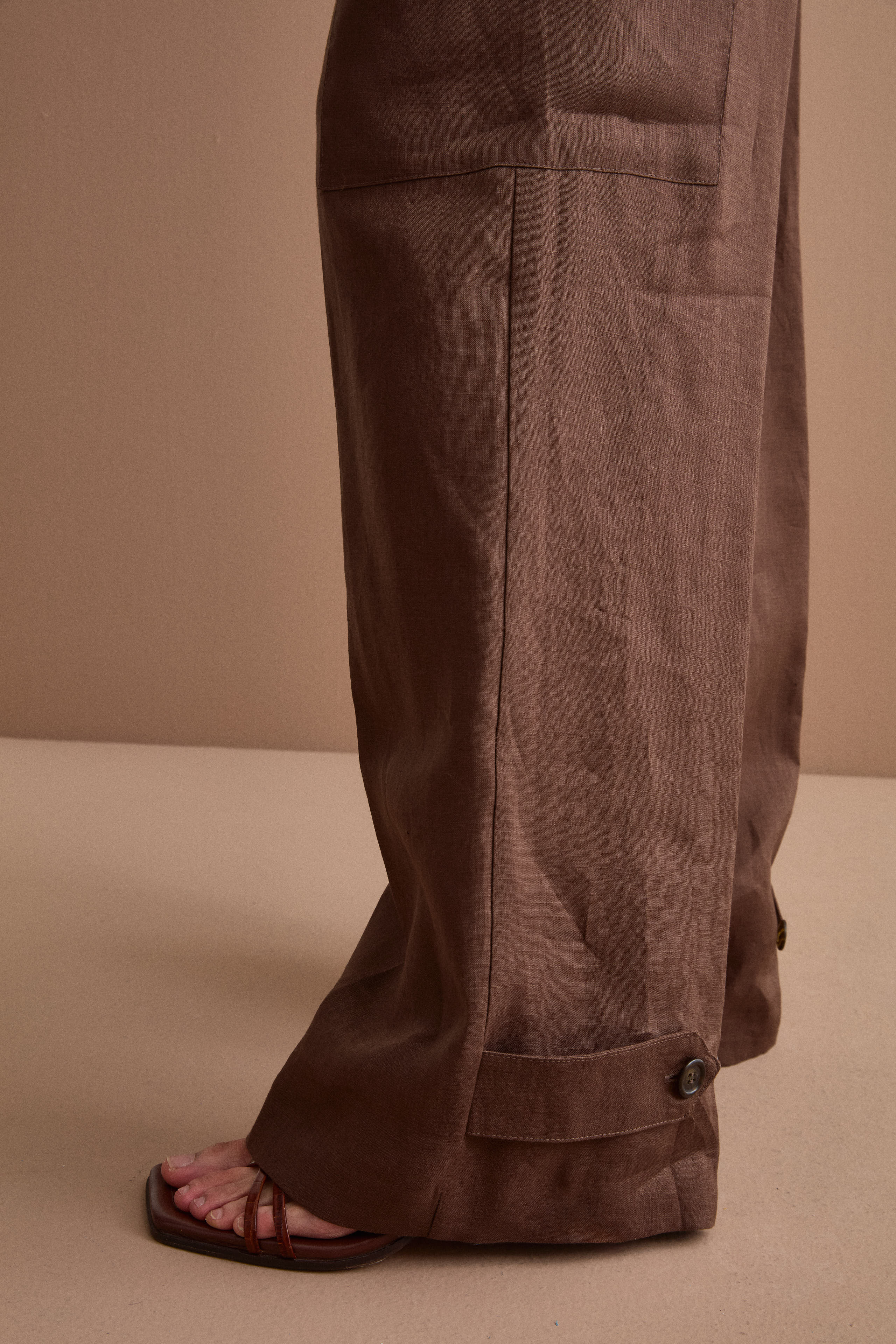 Pantalone Cargo in Lino con Pinces - T.MORO