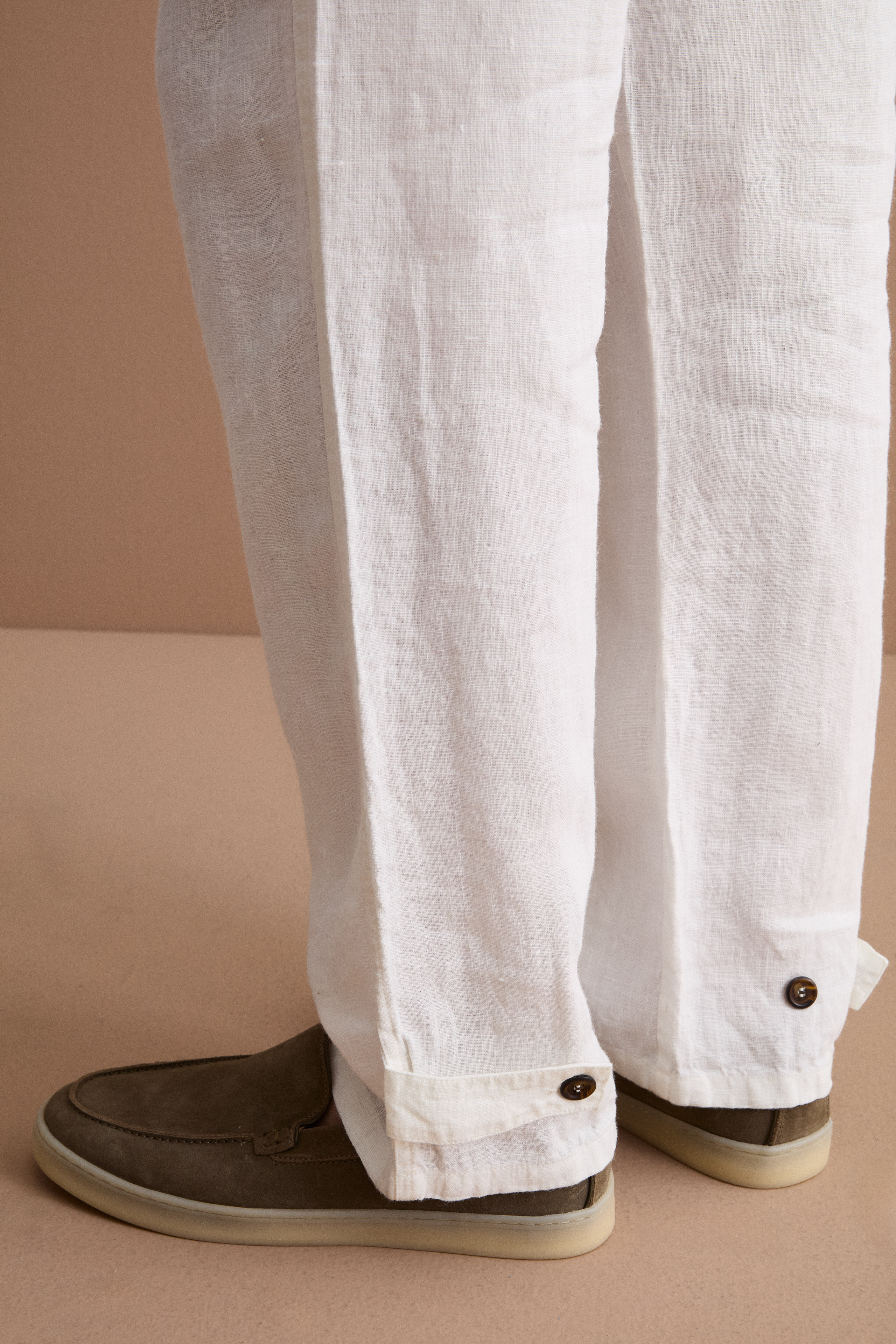 Pantalone Straight in Lino con Tasche e Alamaro - PANNA