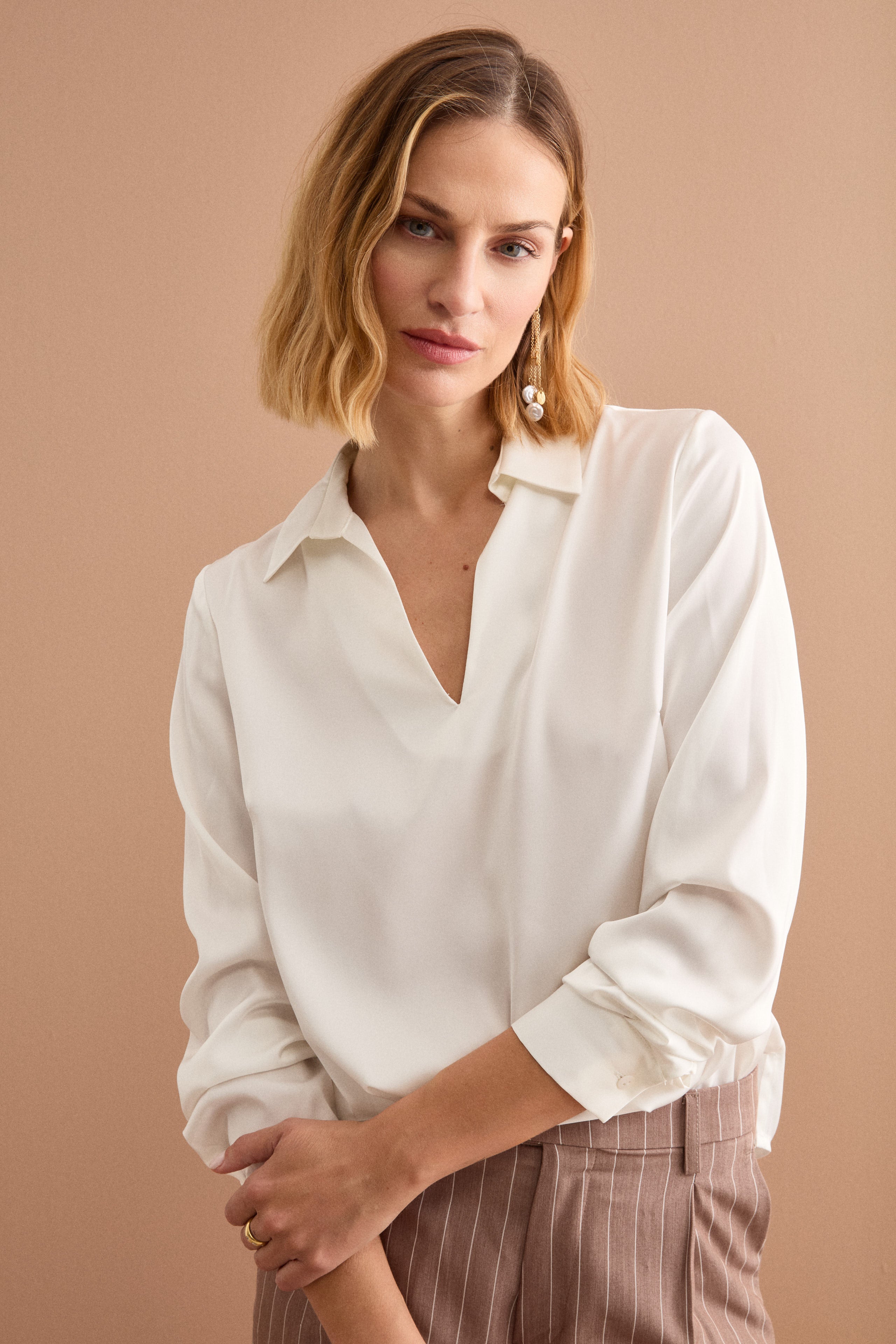 Blusa Over Elegante con Collo a Camicia - PANNA