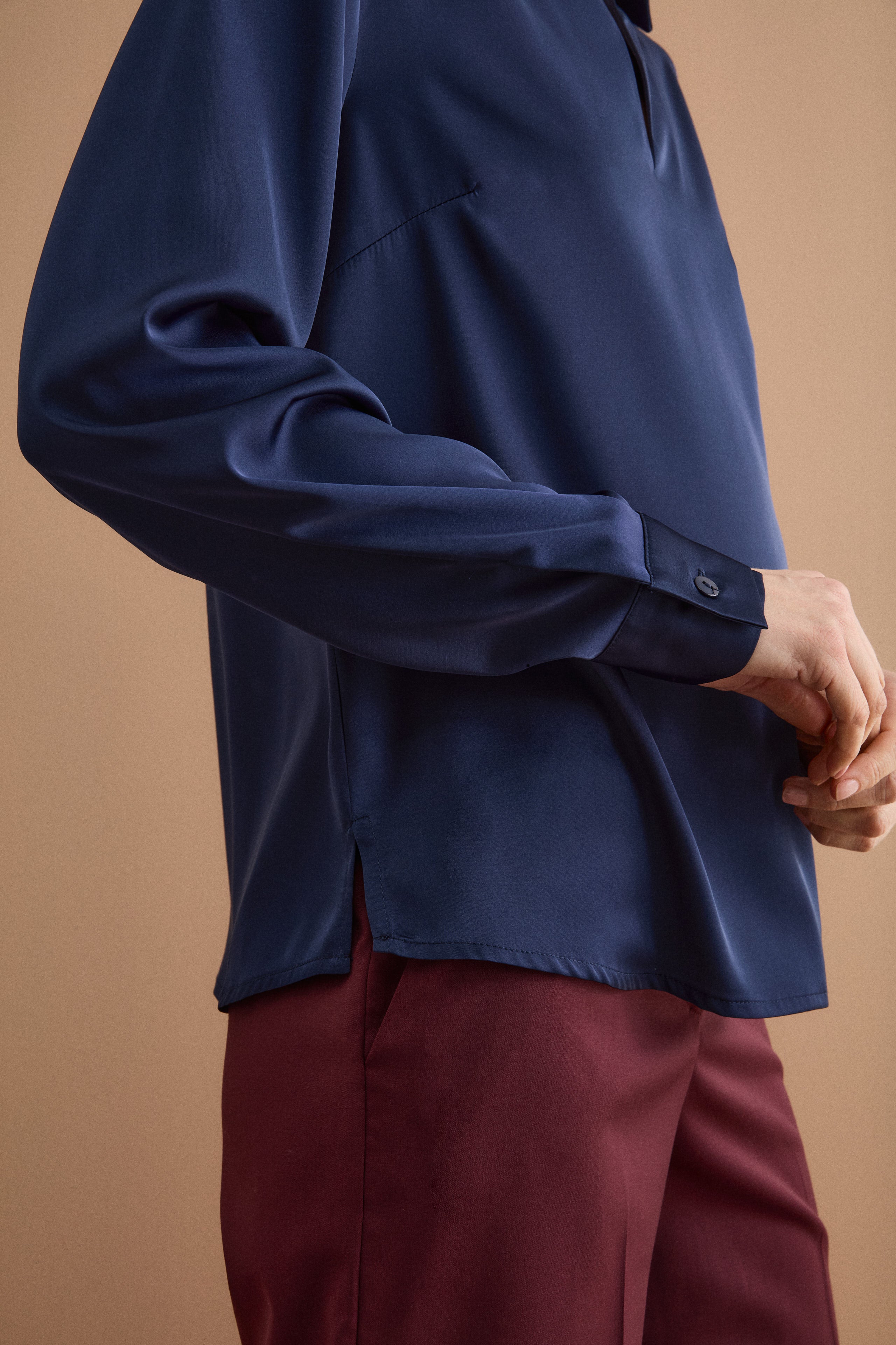 Blusa Over Elegante con Collo a Camicia - BLU