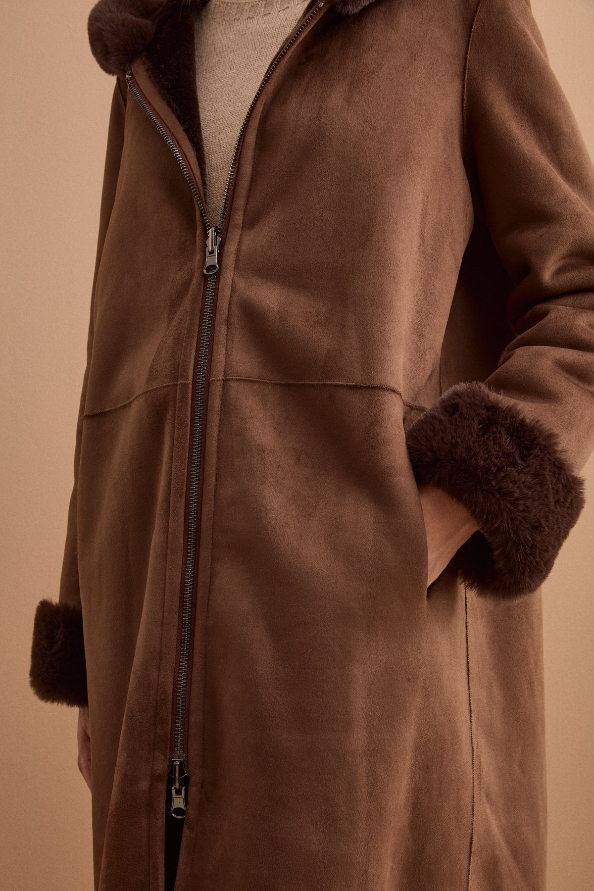 Cappotto Eco-Montone Reversibile con Cappuccio - MARRONE SCURO