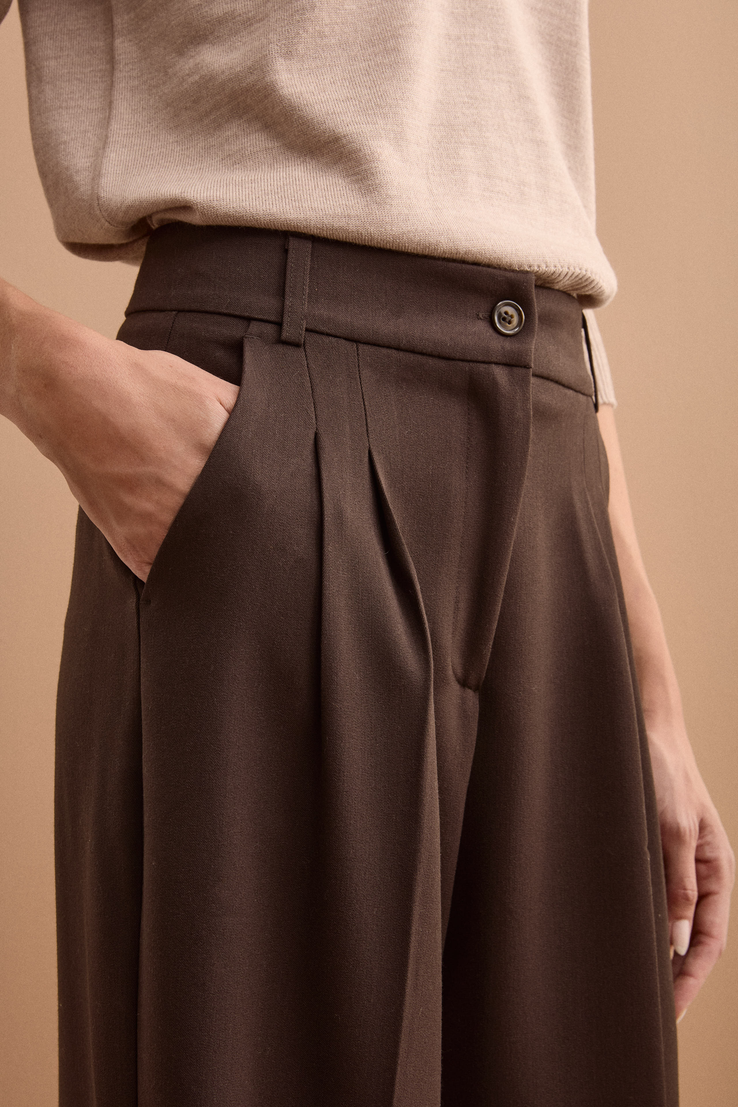 Pantalone Gamba Larga con Pinces - T.MORO