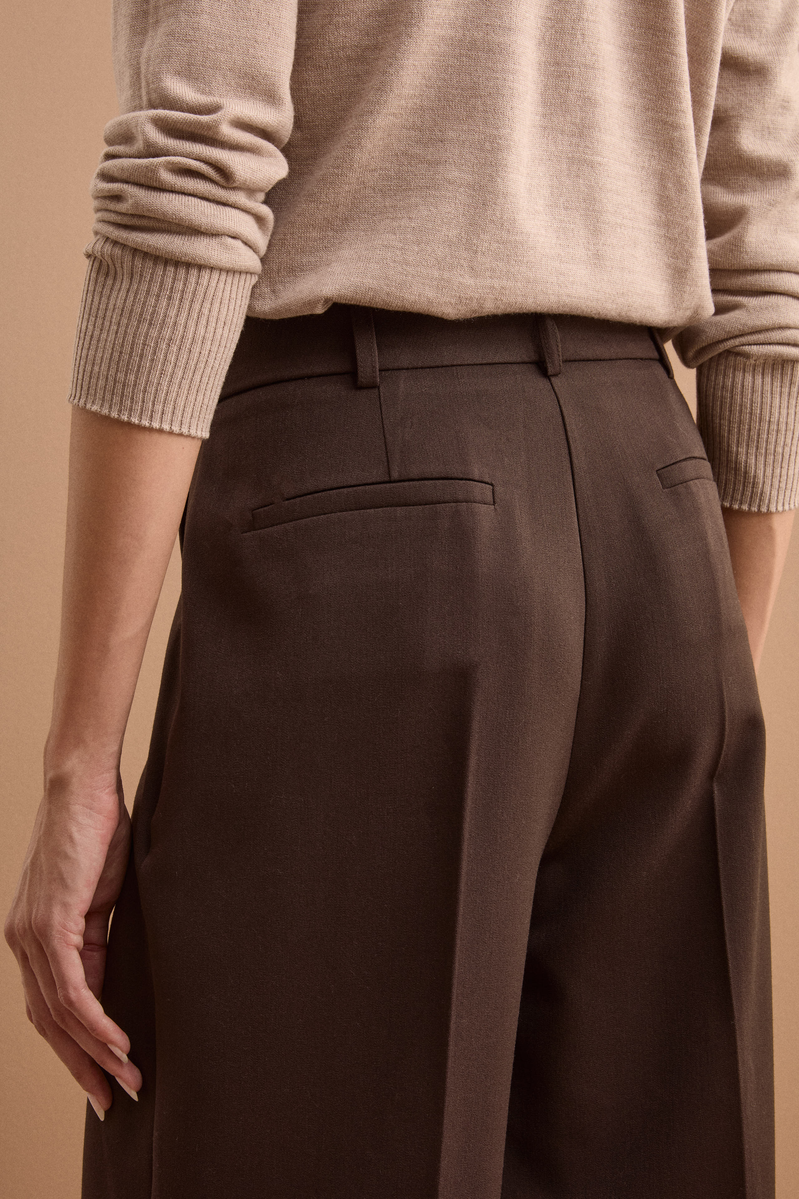 Pantalone Gamba Larga con Pinces - T.MORO