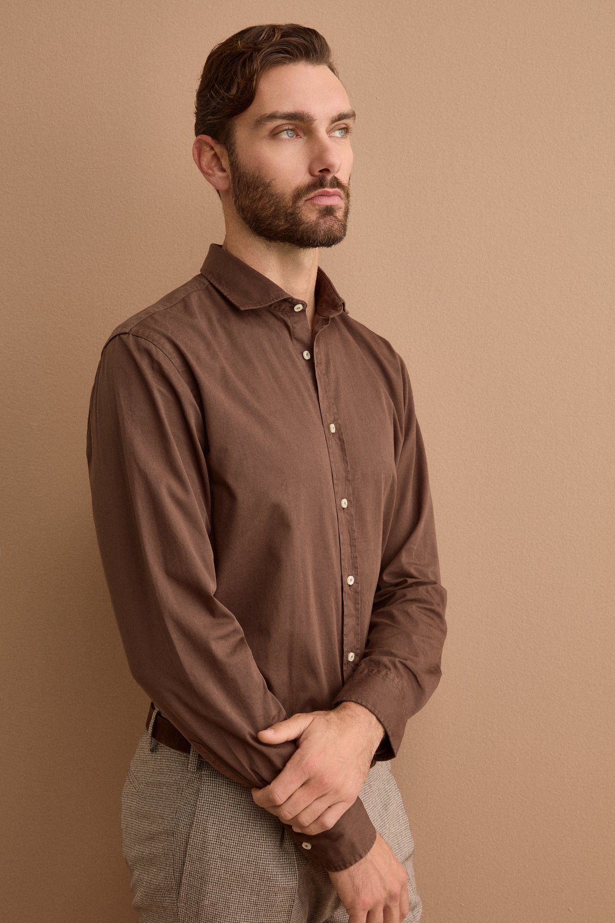 Camicia Custom Fit Collo Francese in Cotone Tinto Capo - MARRONE